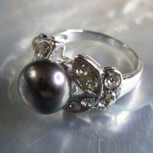 Freshwater Black Pearl and Crystals Fashion Ring